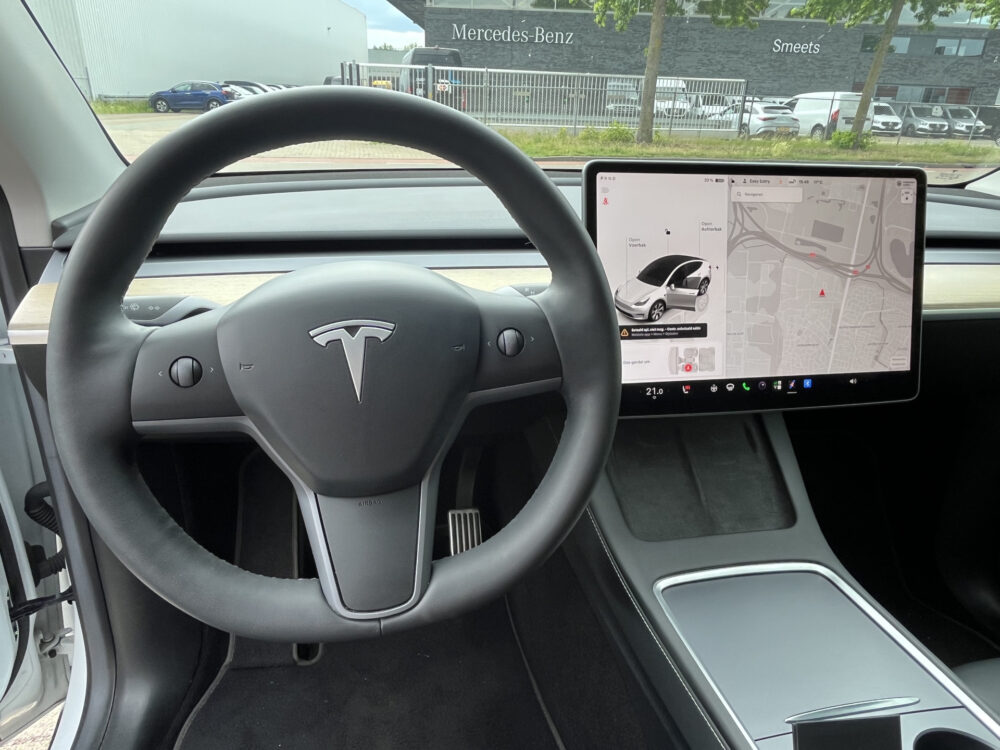Tesla Model Y RWD 1e EIGENAAR // PANODAK // NAVI // ADAPTIVE CRUISE // CLIMA // AUTOPILOT // 360 CAMERA // LEDEREN BEKLEDING // 16
