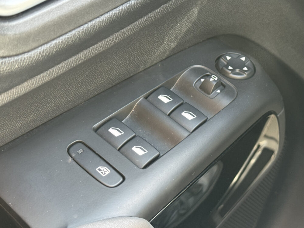 Citroën C5 Aircross 1.6 Plug-in Hybrid Feel // NAVI // CRUISE // CAMERA // CLIMA // APPLE CARPLAY - ANDROID AUTO // BLIND SPOT MONITOR // 27