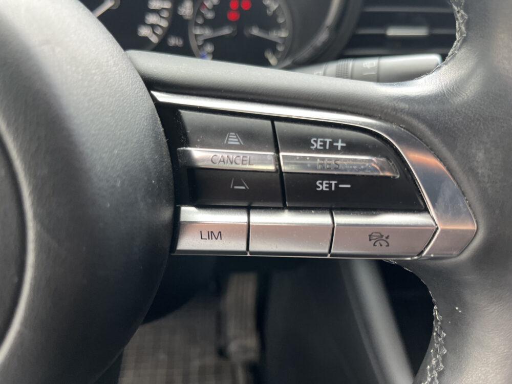 Mazda 3 2.0 SkyActiv-G 120 TS+ // NAVI // PDC // ADAPTIVE CRUISE // BLIND SPOT MONITOR // 13