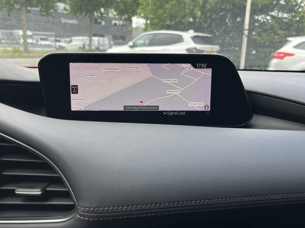 Mazda 3 2.0 SkyActiv-G 120 TS+ // NAVI // PDC // ADAPTIVE CRUISE // BLIND SPOT MONITOR // 15