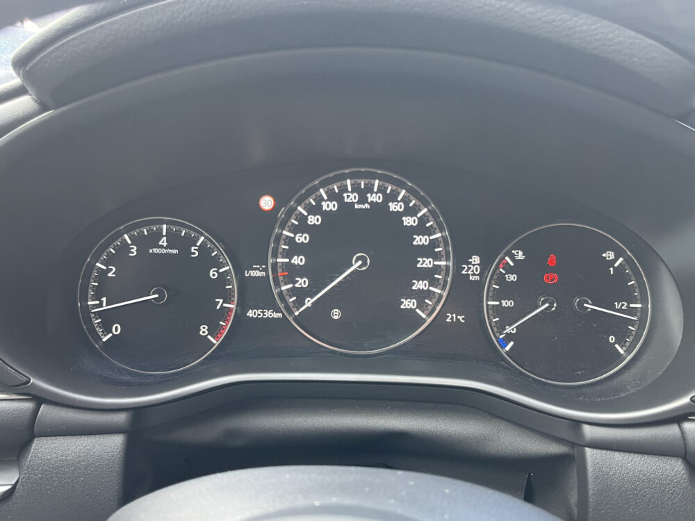 Mazda 3 2.0 SkyActiv-G 120 TS+ // NAVI // PDC // ADAPTIVE CRUISE // BLIND SPOT MONITOR // 19