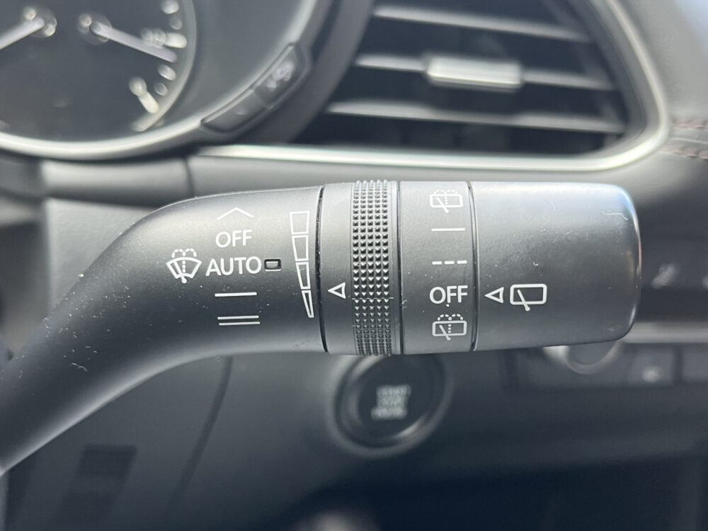 Mazda 3 2.0 SkyActiv-G 120 TS+ // NAVI // PDC // ADAPTIVE CRUISE // BLIND SPOT MONITOR // 28