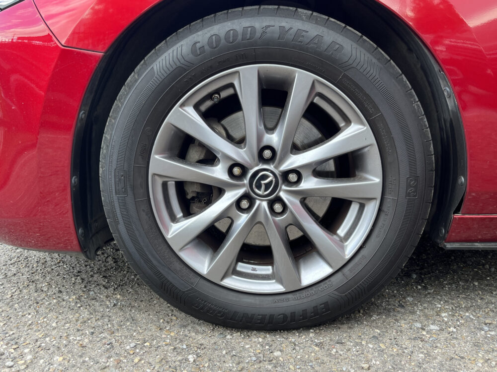 Mazda 3 2.0 SkyActiv-G 120 TS+ // NAVI // PDC // ADAPTIVE CRUISE // BLIND SPOT MONITOR // 8