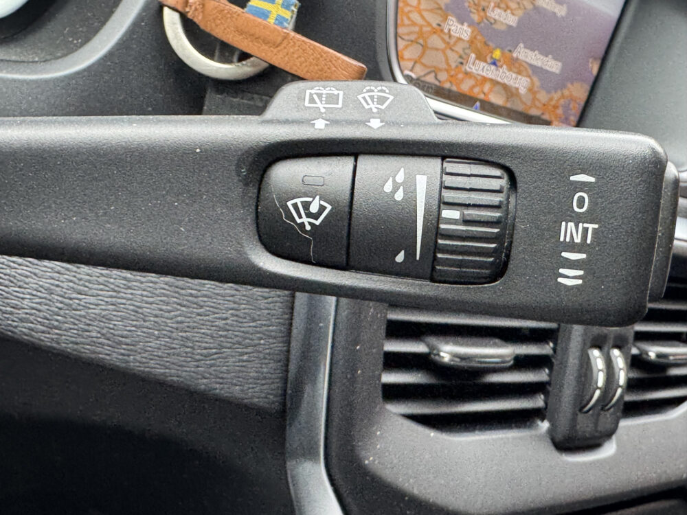 Volvo V40 1.5 T2 R-Design // NAVI // CRUISE // LED // PDC // TREKHAAK // STOELVERWARMING // 26
