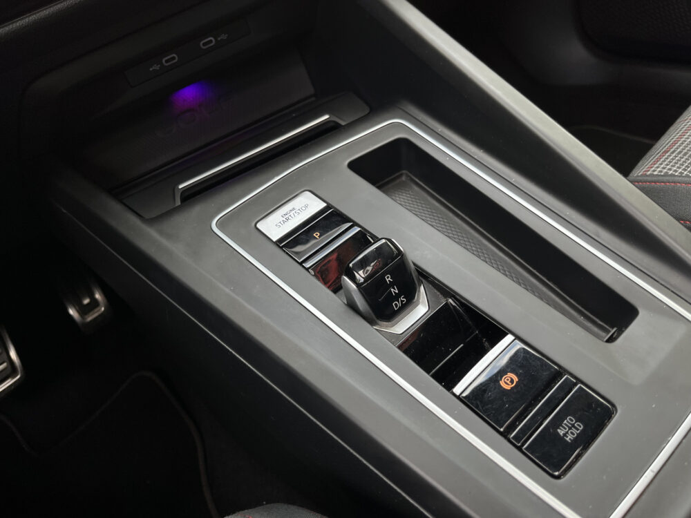 Volkswagen Golf 2.0 TSI GTI // ADAPT. CRUISE // SCHUIF-KANTELDAK // DODEHOEK // VIRTUAL COCKPIT // CAMERA+SENSOREN // NAVI+CARPLAY // 30