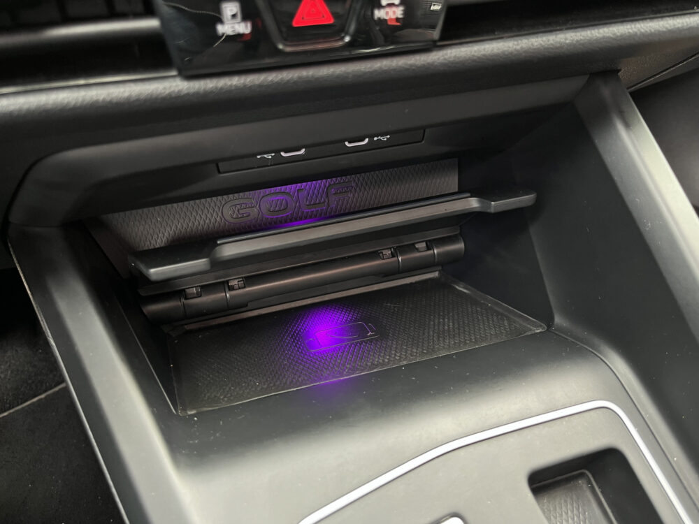 Volkswagen Golf 2.0 TSI GTI // ADAPT. CRUISE // SCHUIF-KANTELDAK // DODEHOEK // VIRTUAL COCKPIT // CAMERA+SENSOREN // NAVI+CARPLAY // 31
