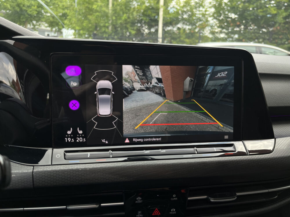 Volkswagen Golf 2.0 TSI GTI // ADAPT. CRUISE // SCHUIF-KANTELDAK // DODEHOEK // VIRTUAL COCKPIT // CAMERA+SENSOREN // NAVI+CARPLAY // 33