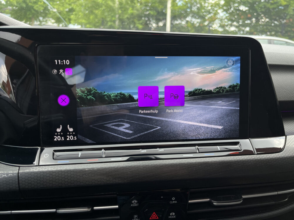 Volkswagen Golf 2.0 TSI GTI // ADAPT. CRUISE // SCHUIF-KANTELDAK // DODEHOEK // VIRTUAL COCKPIT // CAMERA+SENSOREN // NAVI+CARPLAY // 38
