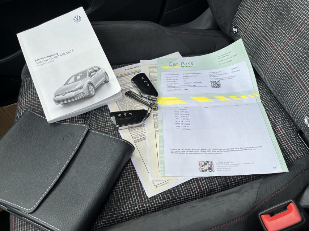 Volkswagen Golf 2.0 TSI GTI // ADAPT. CRUISE // SCHUIF-KANTELDAK // DODEHOEK // VIRTUAL COCKPIT // CAMERA+SENSOREN // NAVI+CARPLAY // 4