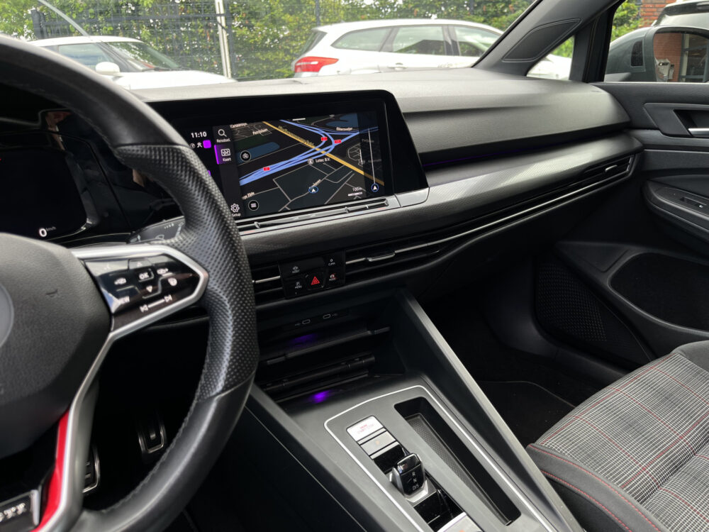 Volkswagen Golf 2.0 TSI GTI // ADAPT. CRUISE // SCHUIF-KANTELDAK // DODEHOEK // VIRTUAL COCKPIT // CAMERA+SENSOREN // NAVI+CARPLAY // 41