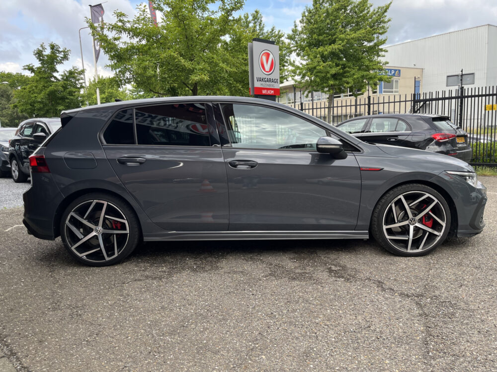 Volkswagen Golf 2.0 TSI GTI // ADAPT. CRUISE // SCHUIF-KANTELDAK // DODEHOEK // VIRTUAL COCKPIT // CAMERA+SENSOREN // NAVI+CARPLAY // 9