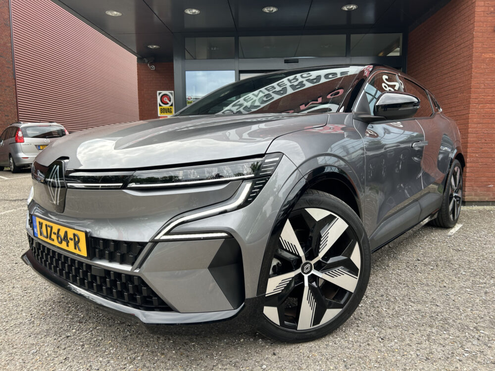 Renault Mégane E-Tech EV40 Standard Charge Techno SOH 94% // GROOT NAVI + CARPLAY // FULL LED // CAMERA // CLIMA // STOEL + STUURWIELVERWARMING 1