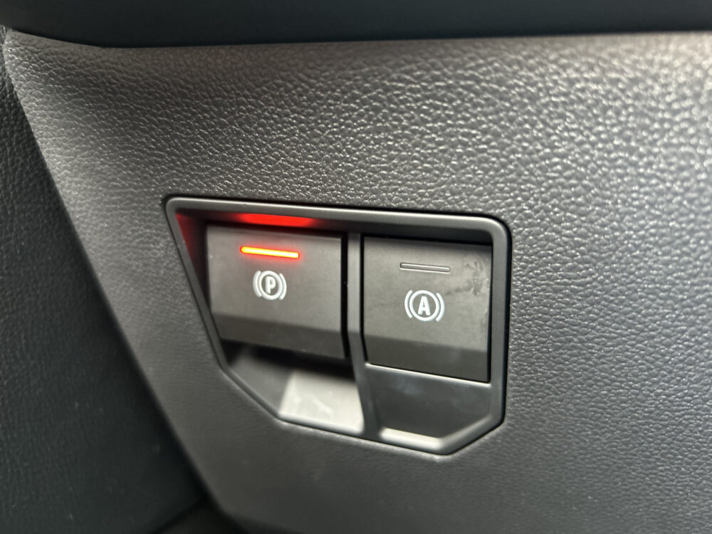 Renault Mégane E-Tech EV40 Standard Charge Techno SOH 94% // GROOT NAVI + CARPLAY // FULL LED // CAMERA // CLIMA // STOEL + STUURWIELVERWARMING 24