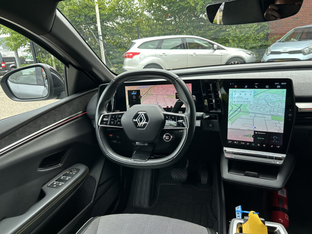 Renault Mégane E-Tech EV40 Standard Charge Techno SOH 94% // GROOT NAVI + CARPLAY // FULL LED // CAMERA // CLIMA // STOEL + STUURWIELVERWARMING 7