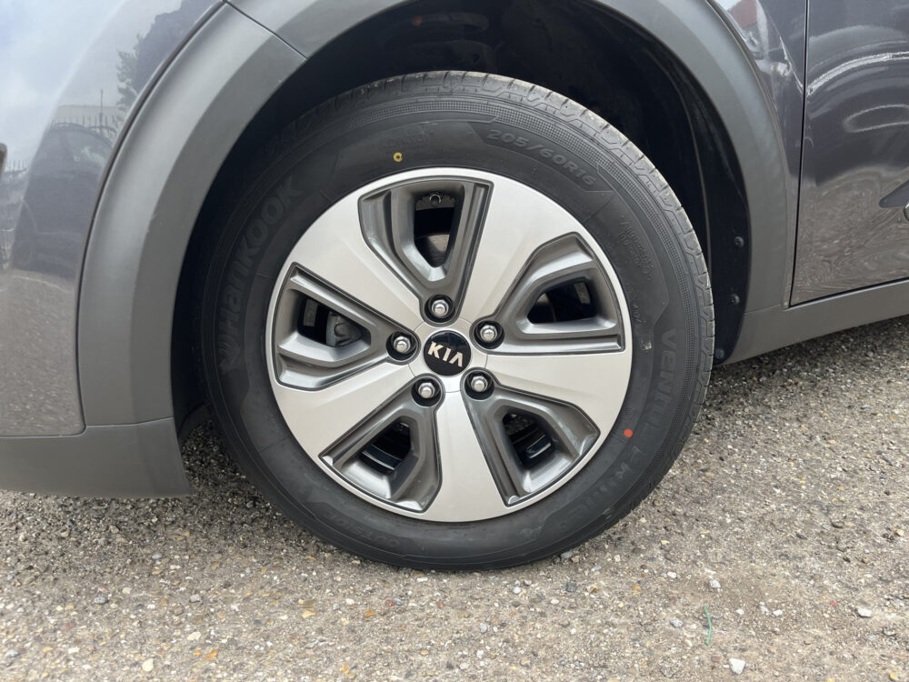 Kia Niro 1.6 GDi Hybrid DynamicLine // ADAPT. CRUISE // CAMERA+SENSOREN // KEYLESS // NAVI+CARPLAY // CLIMA // 12