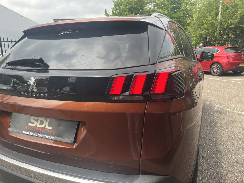 Peugeot 3008 1.2 PureTech Allure Avantage // SCHUIF-KANTELDAK // 360 CAMERA // CRUISE // NAVI+CARPLAY // HALF LEDER // 13