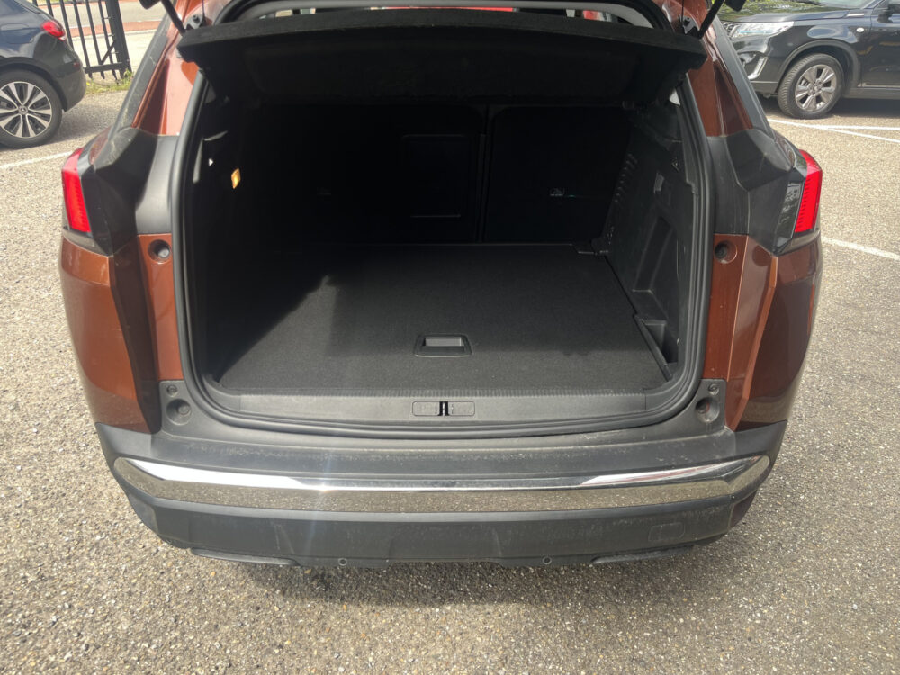 Peugeot 3008 1.2 PureTech Allure Avantage // SCHUIF-KANTELDAK // 360 CAMERA // CRUISE // NAVI+CARPLAY // HALF LEDER // 14