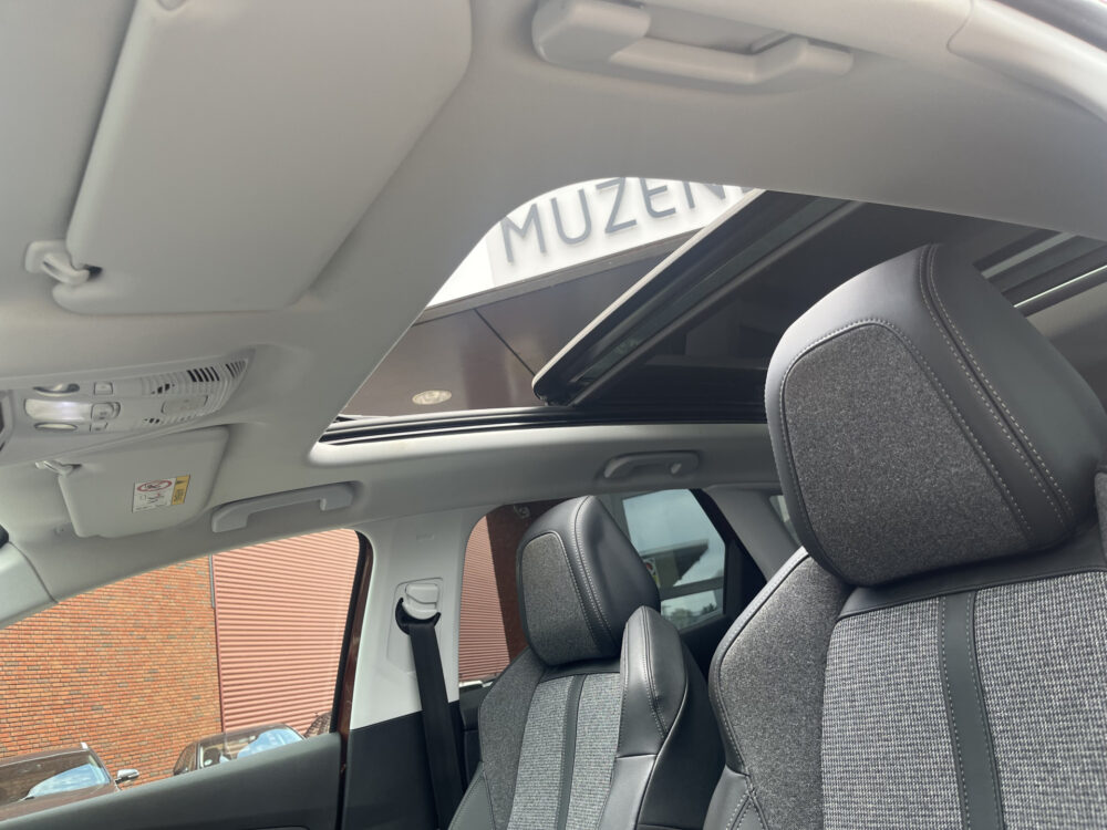 Peugeot 3008 1.2 PureTech Allure Avantage // SCHUIF-KANTELDAK // 360 CAMERA // CRUISE // NAVI+CARPLAY // HALF LEDER // 16