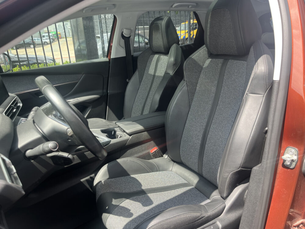 Peugeot 3008 1.2 PureTech Allure Avantage // SCHUIF-KANTELDAK // 360 CAMERA // CRUISE // NAVI+CARPLAY // HALF LEDER // 17