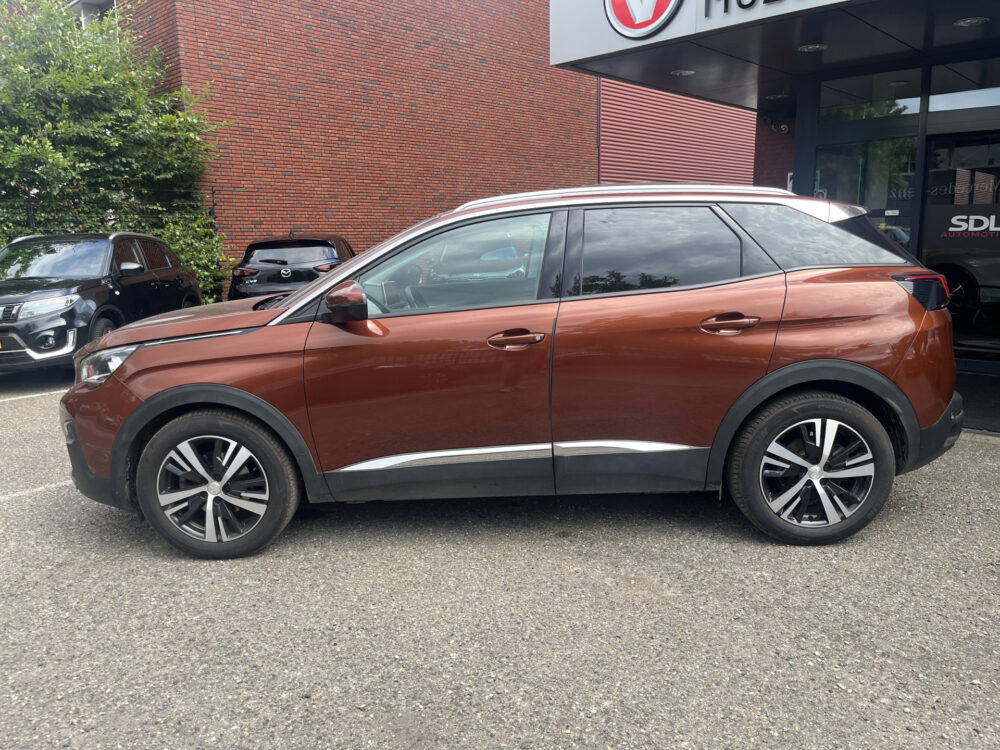 Peugeot 3008 1.2 PureTech Allure Avantage // SCHUIF-KANTELDAK // 360 CAMERA // CRUISE // NAVI+CARPLAY // HALF LEDER // 2