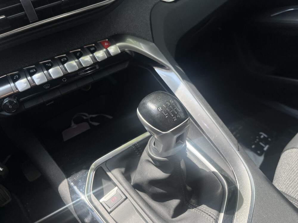 Peugeot 3008 1.2 PureTech Allure Avantage // SCHUIF-KANTELDAK // 360 CAMERA // CRUISE // NAVI+CARPLAY // HALF LEDER // 23