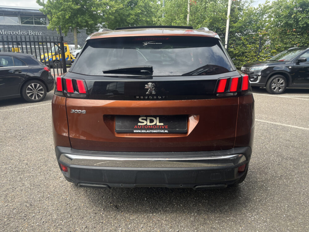 Peugeot 3008 1.2 PureTech Allure Avantage // SCHUIF-KANTELDAK // 360 CAMERA // CRUISE // NAVI+CARPLAY // HALF LEDER // 6
