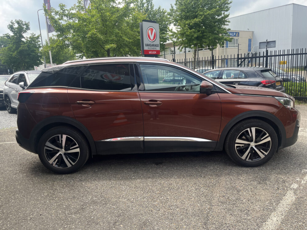 Peugeot 3008 1.2 PureTech Allure Avantage // SCHUIF-KANTELDAK // 360 CAMERA // CRUISE // NAVI+CARPLAY // HALF LEDER // 8