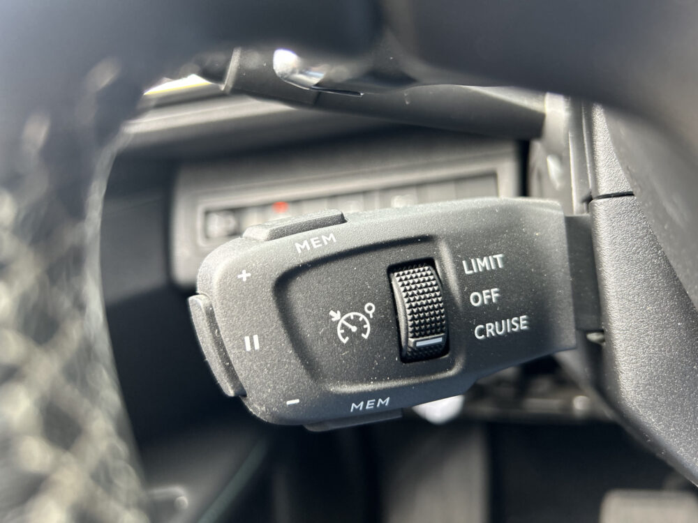 Peugeot 3008 1.6 HYbrid 225 94% SOH Allure // LED // NAVI + CARPLAY // CLIMA // CAMERA // PDC V+A 12