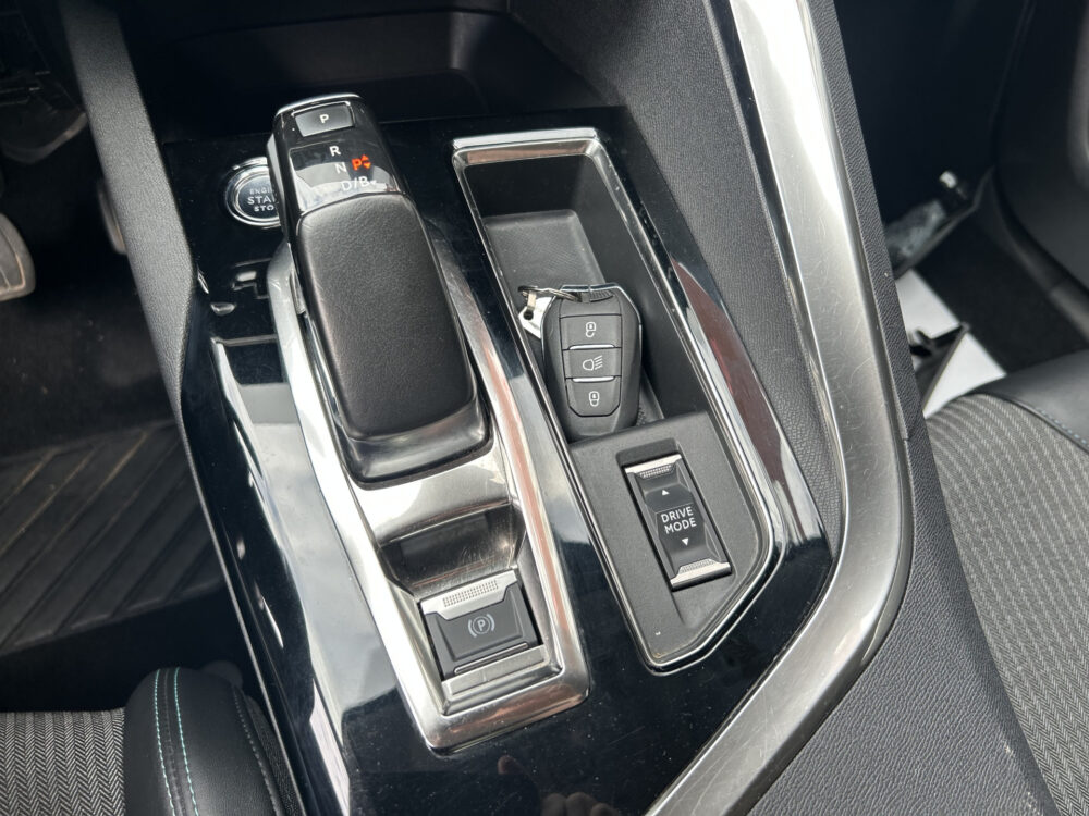 Peugeot 3008 1.6 HYbrid 225 94% SOH Allure // LED // NAVI + CARPLAY // CLIMA // CAMERA // PDC V+A 19