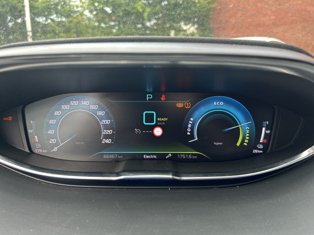 Peugeot 3008 1.6 HYbrid 225 94% SOH Allure // LED // NAVI + CARPLAY // CLIMA // CAMERA // PDC V+A 28