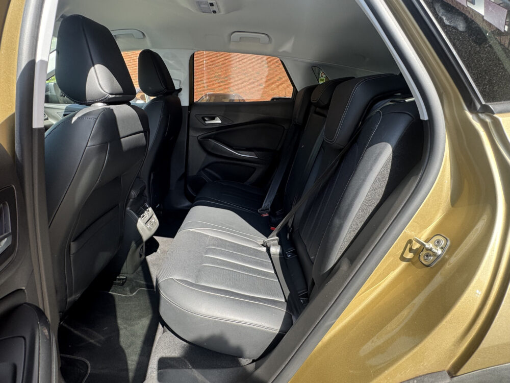 Opel Grandland X 1.2 Turbo Ultimate // MEMORY SEATS // DODENHOEK SENSOR // STOEL VERKOELING- VERWARMING // LEDEREN BEKLEDING // NAVI // CAMERA // 15
