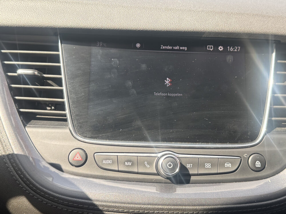 Opel Grandland X 1.2 Turbo Ultimate // MEMORY SEATS // DODENHOEK SENSOR // STOEL VERKOELING- VERWARMING // LEDEREN BEKLEDING // NAVI // CAMERA // 19