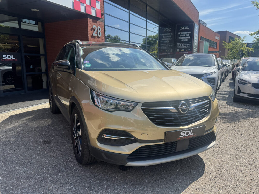 Opel Grandland X 1.2 Turbo Ultimate // MEMORY SEATS // DODENHOEK SENSOR // STOEL VERKOELING- VERWARMING // LEDEREN BEKLEDING // NAVI // CAMERA // 2
