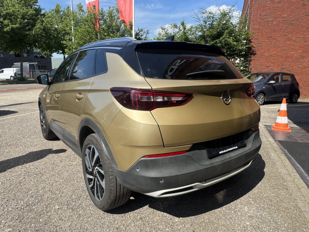 Opel Grandland X 1.2 Turbo Ultimate // MEMORY SEATS // DODENHOEK SENSOR // STOEL VERKOELING- VERWARMING // LEDEREN BEKLEDING // NAVI // CAMERA // 3