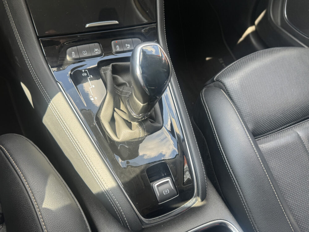 Opel Grandland X 1.2 Turbo Ultimate // MEMORY SEATS // DODENHOEK SENSOR // STOEL VERKOELING- VERWARMING // LEDEREN BEKLEDING // NAVI // CAMERA // 34