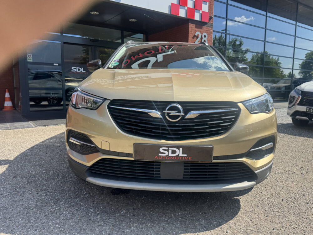 Opel Grandland X 1.2 Turbo Ultimate // MEMORY SEATS // DODENHOEK SENSOR // STOEL VERKOELING- VERWARMING // LEDEREN BEKLEDING // NAVI // CAMERA // 6