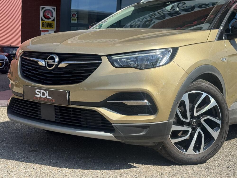Opel Grandland X 1.2 Turbo Ultimate // MEMORY SEATS // DODENHOEK SENSOR // STOEL VERKOELING- VERWARMING // LEDEREN BEKLEDING // NAVI // CAMERA // 7