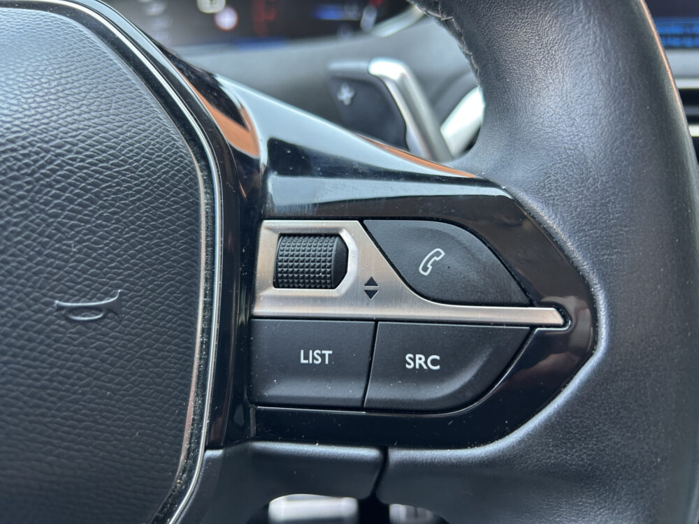 Peugeot 3008 1.2 PureTech Première // LED // FOCAL AUDIO // HALF-LEDER // APPLE CARPLAY / ANDROID AUTO // PDC V+A // CLIMA // CRUISE 10
