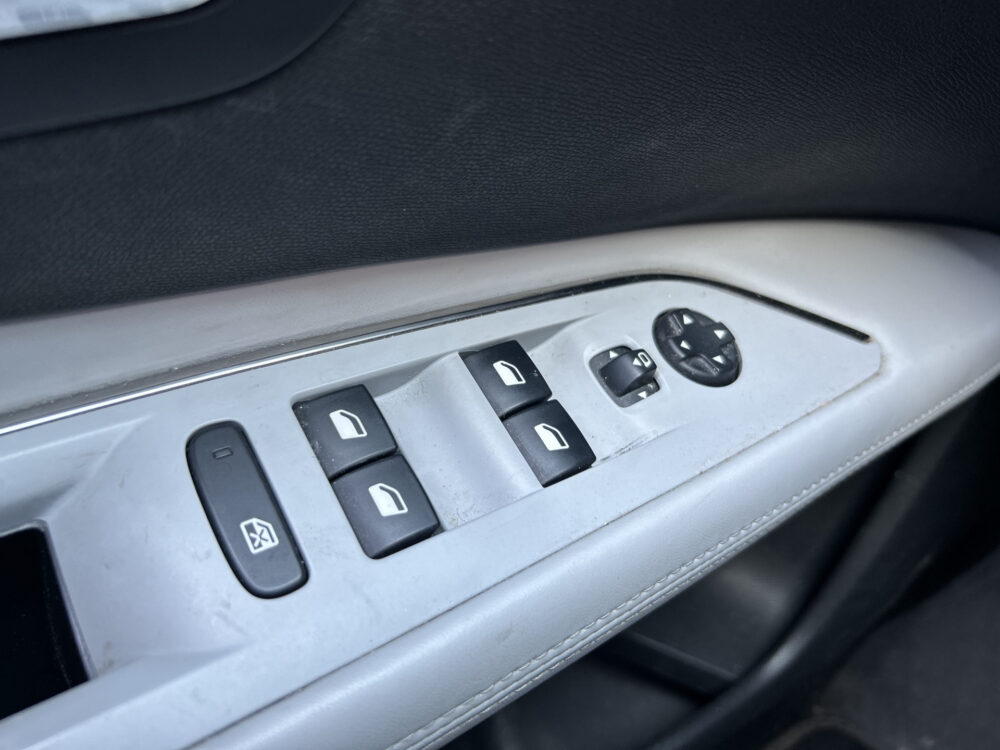 Peugeot 3008 1.2 PureTech Première // LED // FOCAL AUDIO // HALF-LEDER // APPLE CARPLAY / ANDROID AUTO // PDC V+A // CLIMA // CRUISE 21