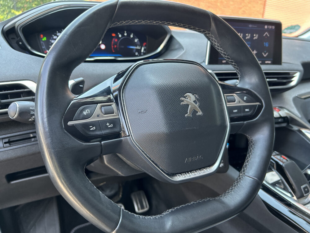 Peugeot 3008 1.2 PureTech Première // LED // FOCAL AUDIO // HALF-LEDER // APPLE CARPLAY / ANDROID AUTO // PDC V+A // CLIMA // CRUISE 6