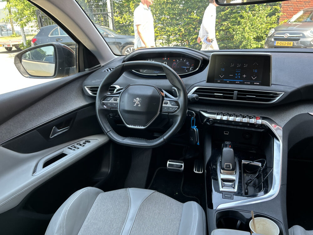 Peugeot 3008 1.2 PureTech Première // LED // FOCAL AUDIO // HALF-LEDER // APPLE CARPLAY / ANDROID AUTO // PDC V+A // CLIMA // CRUISE 7