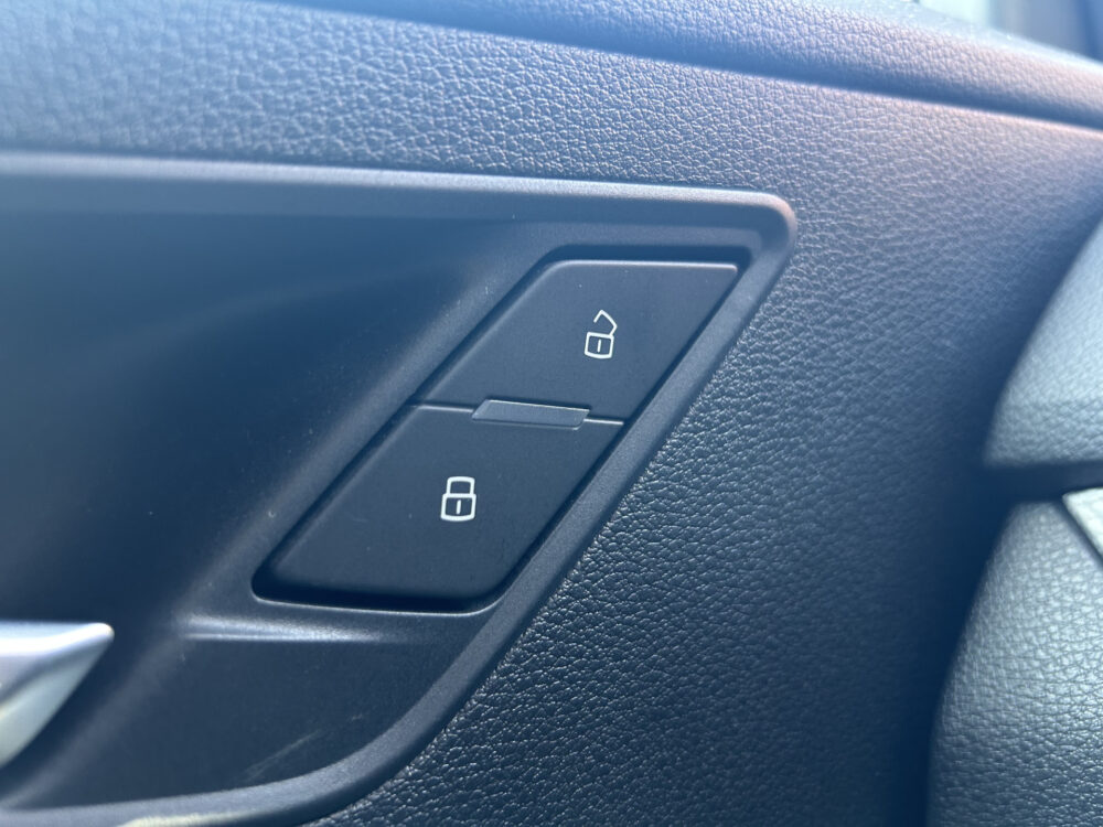 Audi Q2 35 TFSI S-Line Edition // SCHUIFKANTELDAK // VIRTUAL COCKPIT // FULL LED // LEDER // NAVI // CAMERA // KEYLESS // CLIMA // STOEL 26