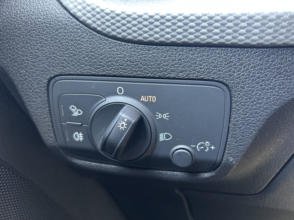 Audi Q2 35 TFSI S-Line Edition // SCHUIFKANTELDAK // VIRTUAL COCKPIT // FULL LED // LEDER // NAVI // CAMERA // KEYLESS // CLIMA // STOEL 27