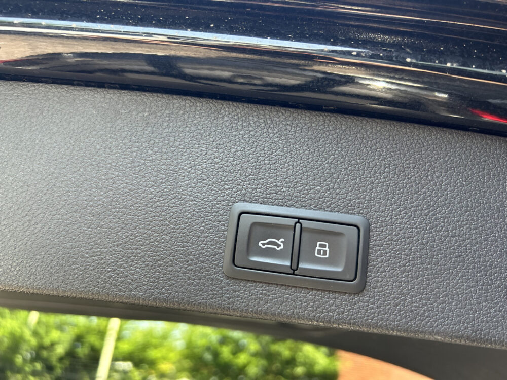 Audi Q2 35 TFSI S-Line Edition // SCHUIFKANTELDAK // VIRTUAL COCKPIT // FULL LED // LEDER // NAVI // CAMERA // KEYLESS // CLIMA // STOEL 34