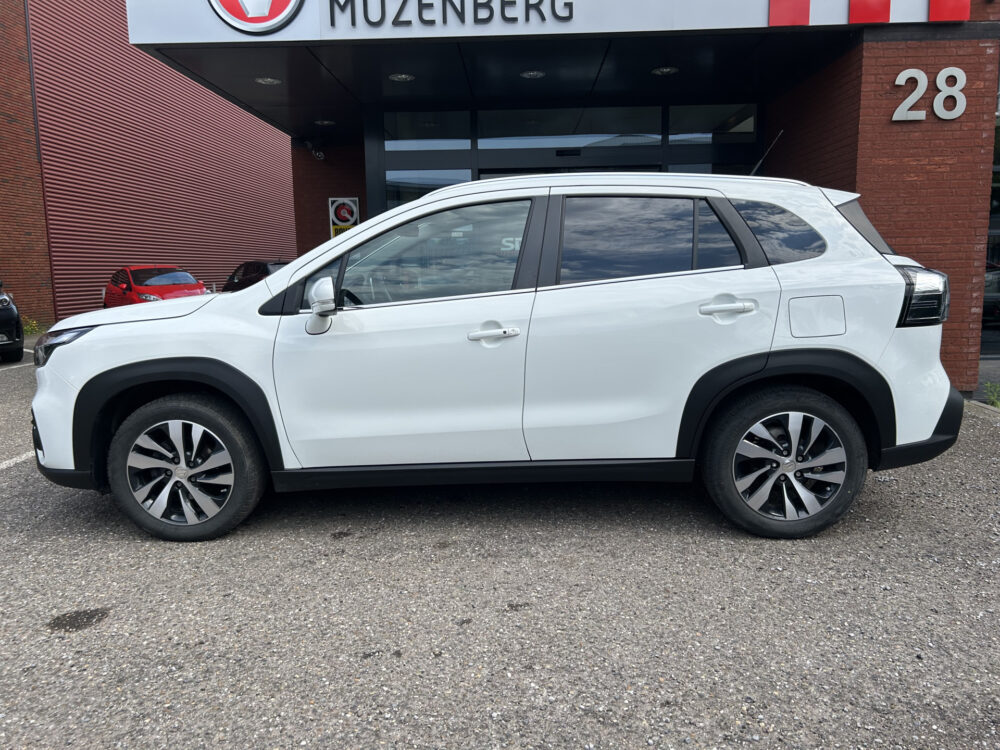 Suzuki S-Cross 1.5 Hybrid Style // FULL LED // PANO/SCHUIFKANTELDAK // HALF-LEDER // NAVI + CARPLAY // KEYLESS // ADAPTIVE CRUISE // 360 CAMERA 3