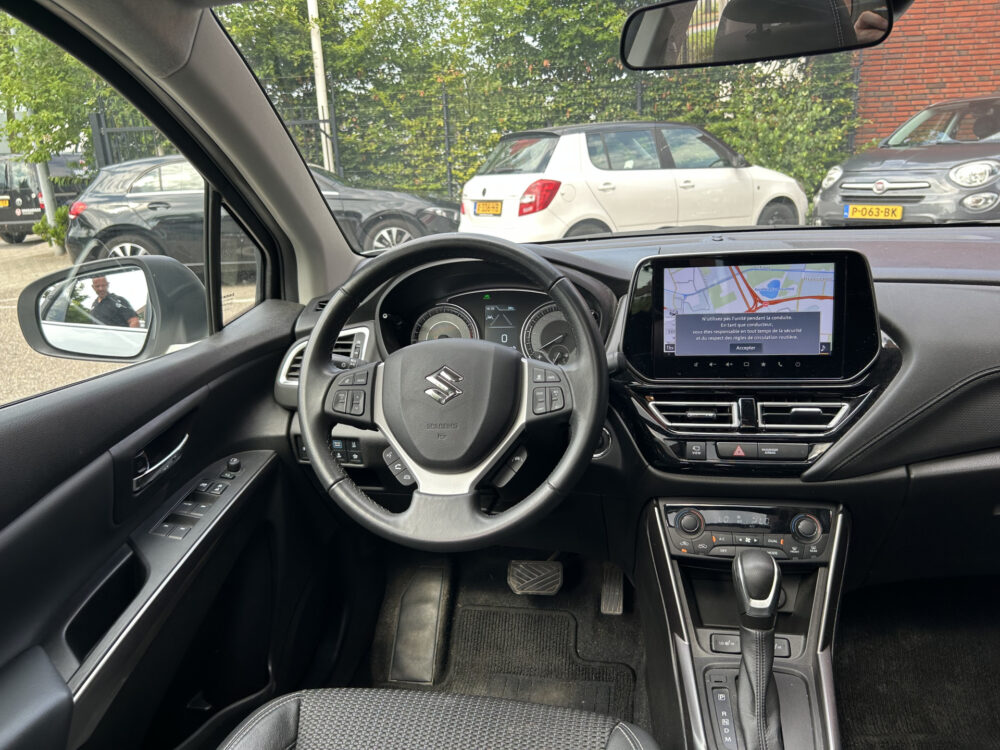 Suzuki S-Cross 1.5 Hybrid Style // FULL LED // PANO/SCHUIFKANTELDAK // HALF-LEDER // NAVI + CARPLAY // KEYLESS // ADAPTIVE CRUISE // 360 CAMERA 7