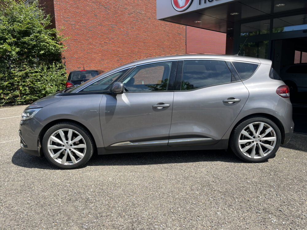 Renault Scénic 1.2 TCe Bose // WEGKLAPBARE TREKHAAK // BOSE // DODEHOEK // KEYLESS // CAMERA+SENSOREN // NAVI // 2