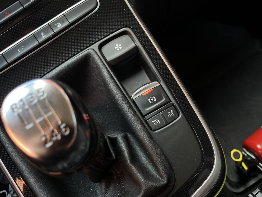 Renault Scénic 1.2 TCe Bose // WEGKLAPBARE TREKHAAK // BOSE // DODEHOEK // KEYLESS // CAMERA+SENSOREN // NAVI // 26