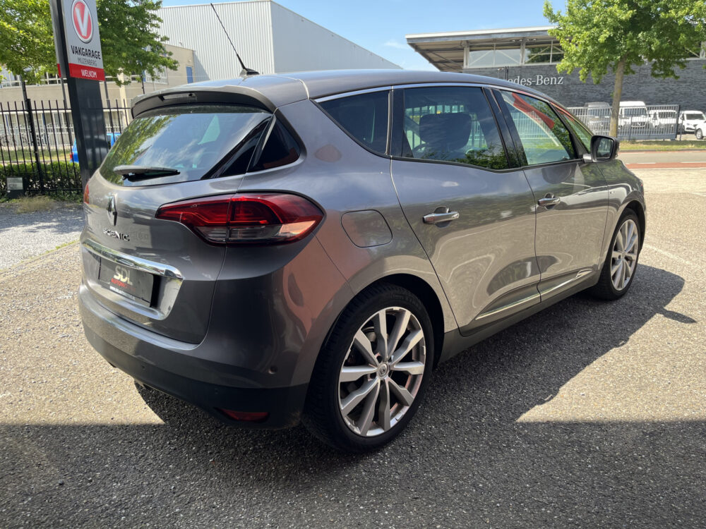 Renault Scénic 1.2 TCe Bose // WEGKLAPBARE TREKHAAK // BOSE // DODEHOEK // KEYLESS // CAMERA+SENSOREN // NAVI // 7