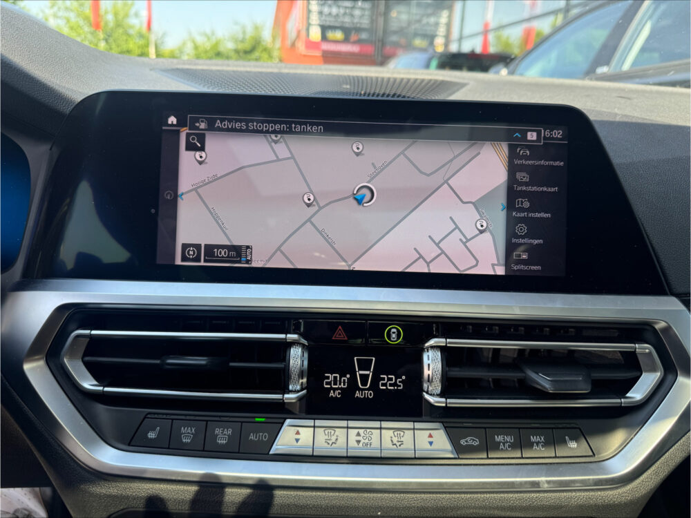 BMW 3 Serie Touring 330e Business Edition Plus // M-SPORT // PANO // LED // CRUISE // HARMAN/KARDON // STOEL & STUURWIELVERWARMING // TREKHA 21